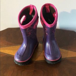 Girls’ Bogs boots